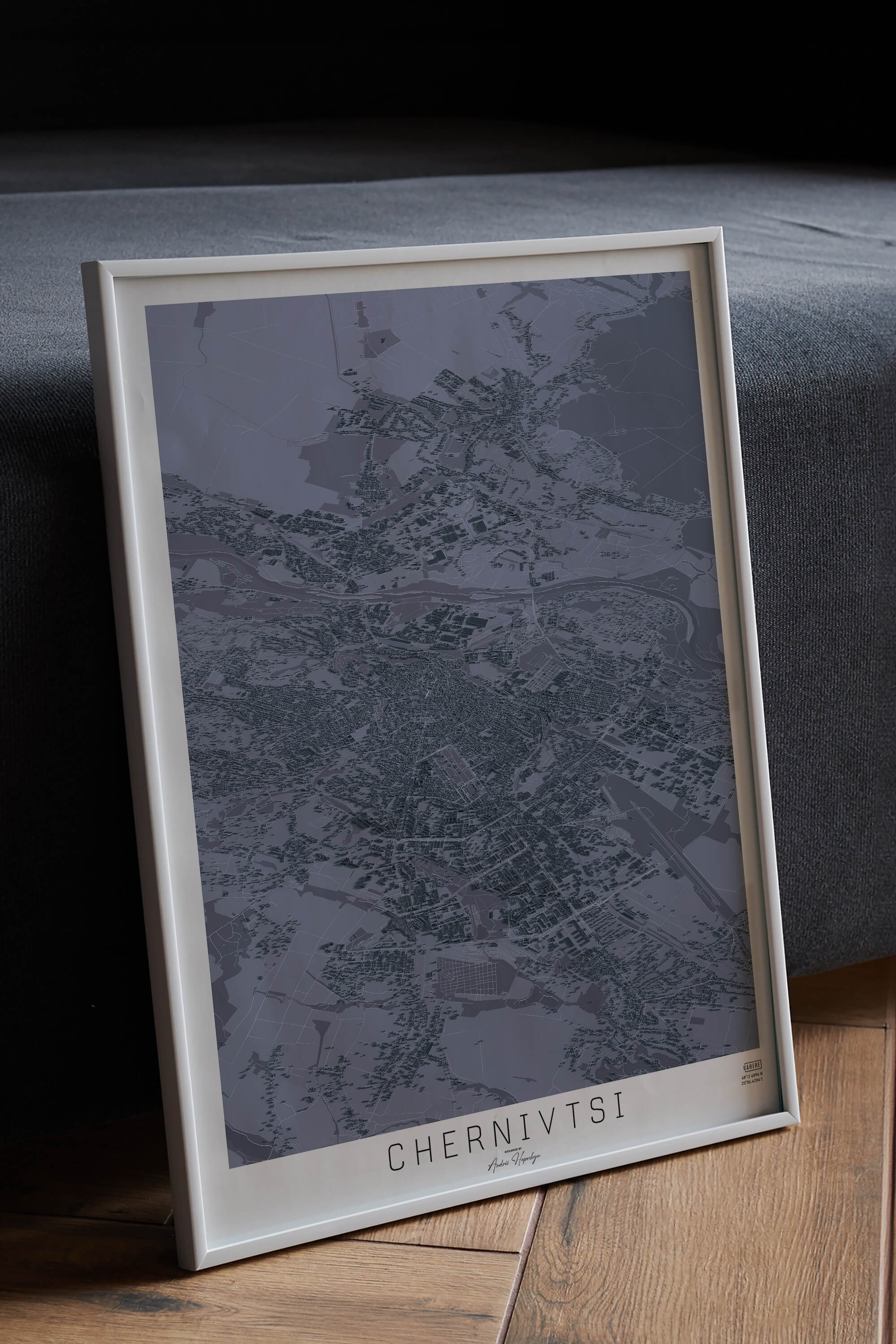 графітовий постер міста Чернівці в білій рамці