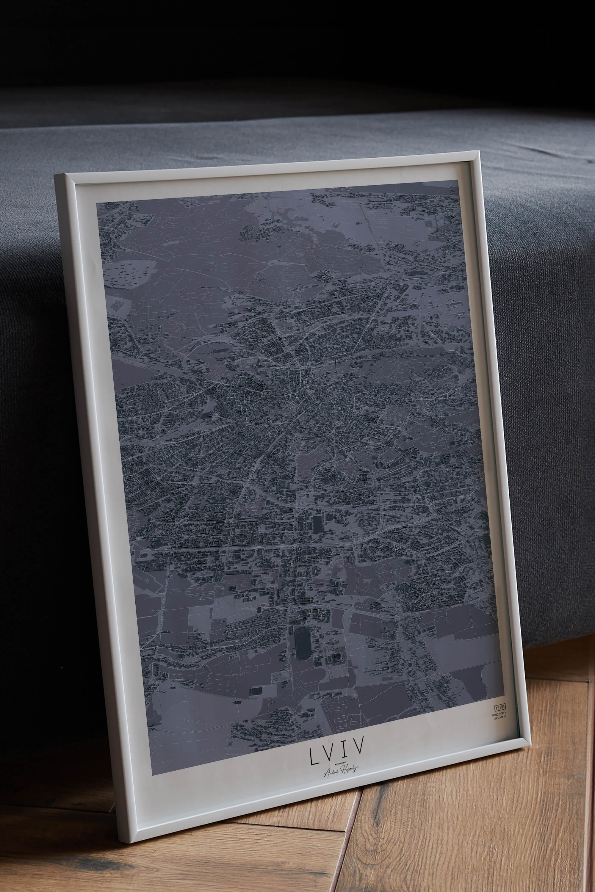 графітова 3д картина міста Львів в рамці на підлозі