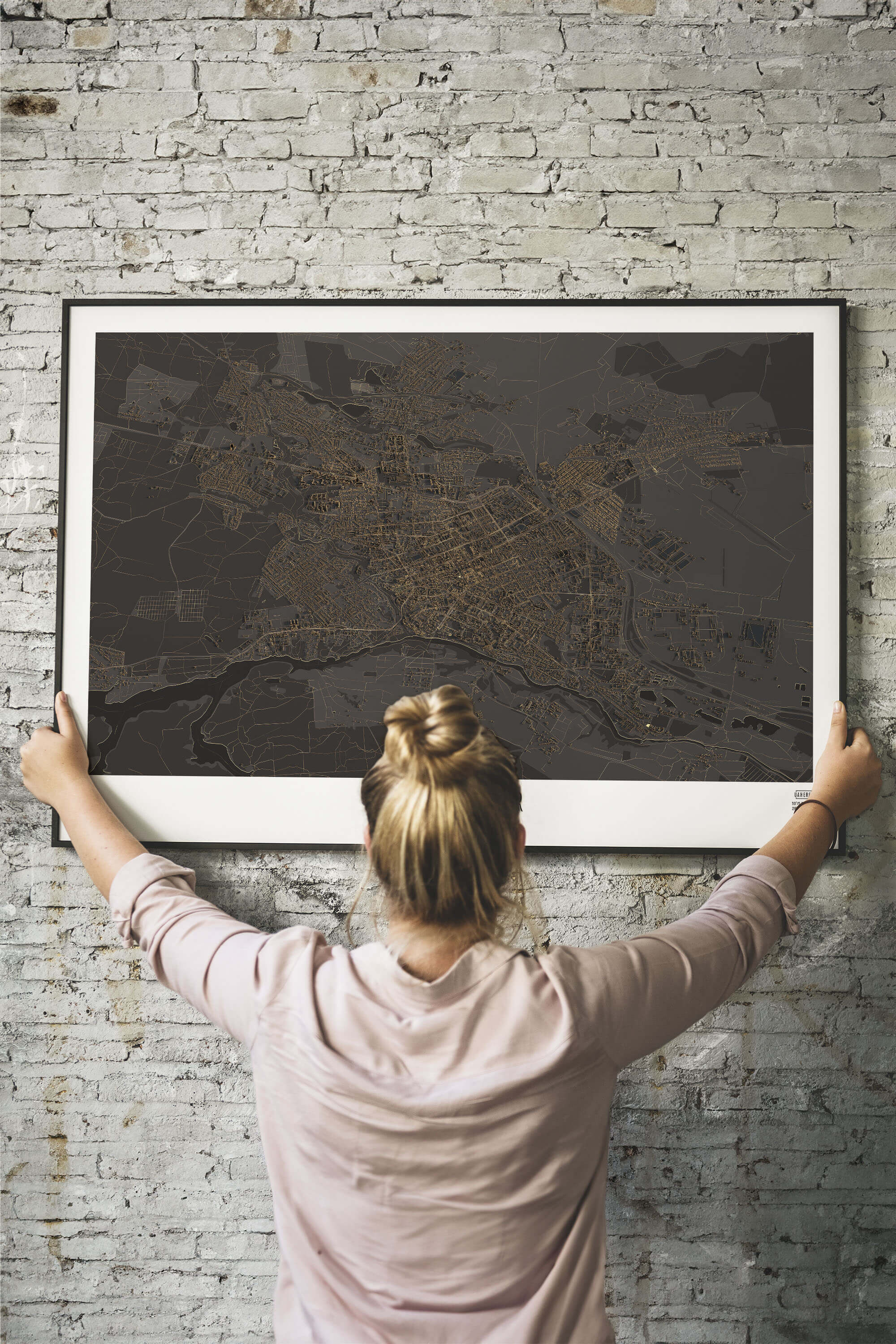 Житомир та його 3д картина у рамці на підлозі