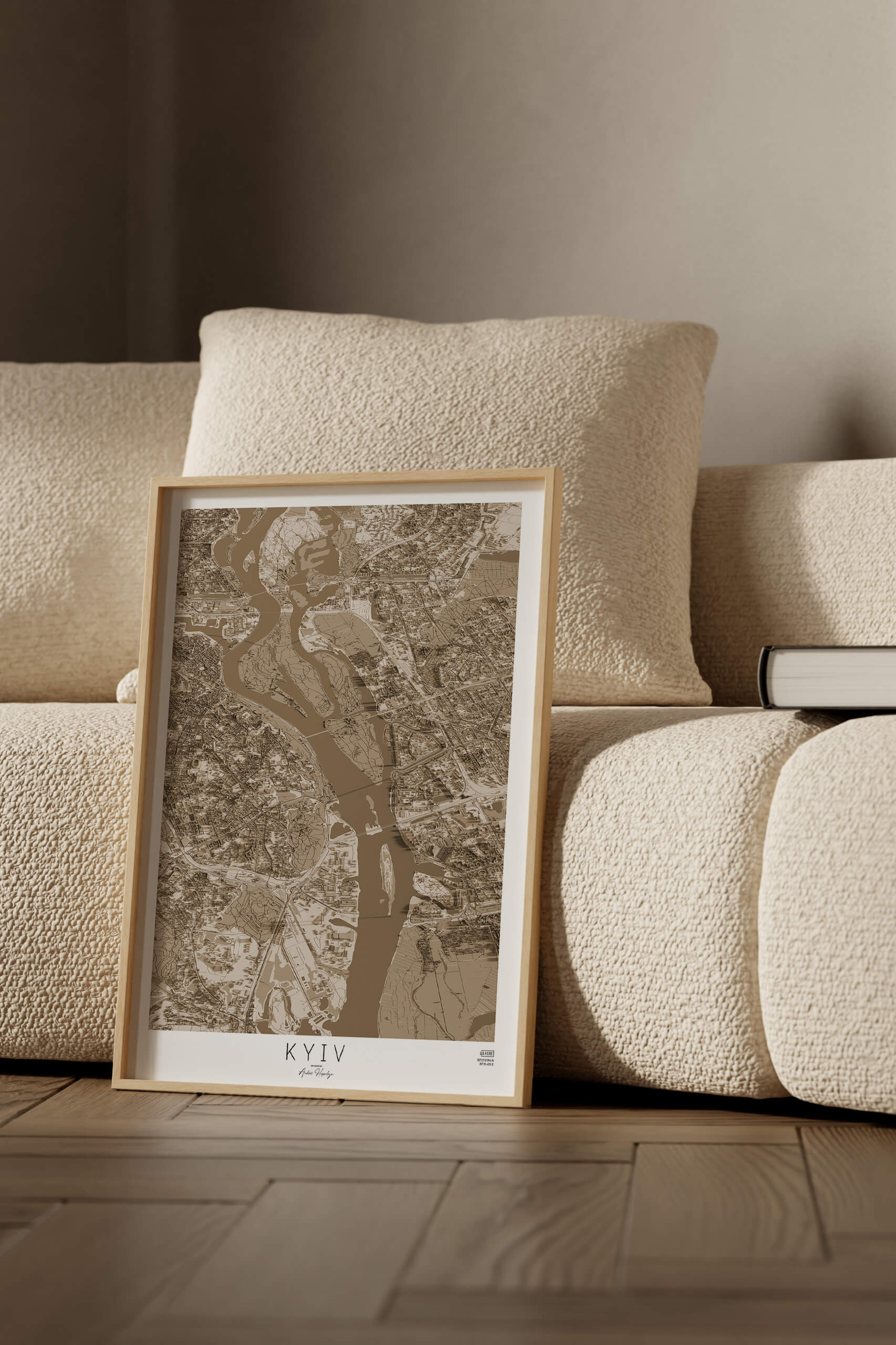 Красива картина Києва в рамці та стильному інтер'єрі